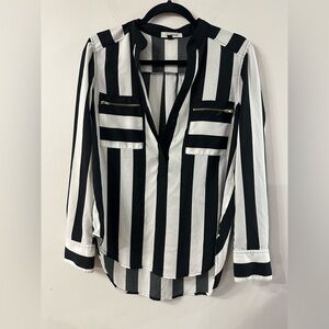Chic Striped Blouse with Zipper Accents